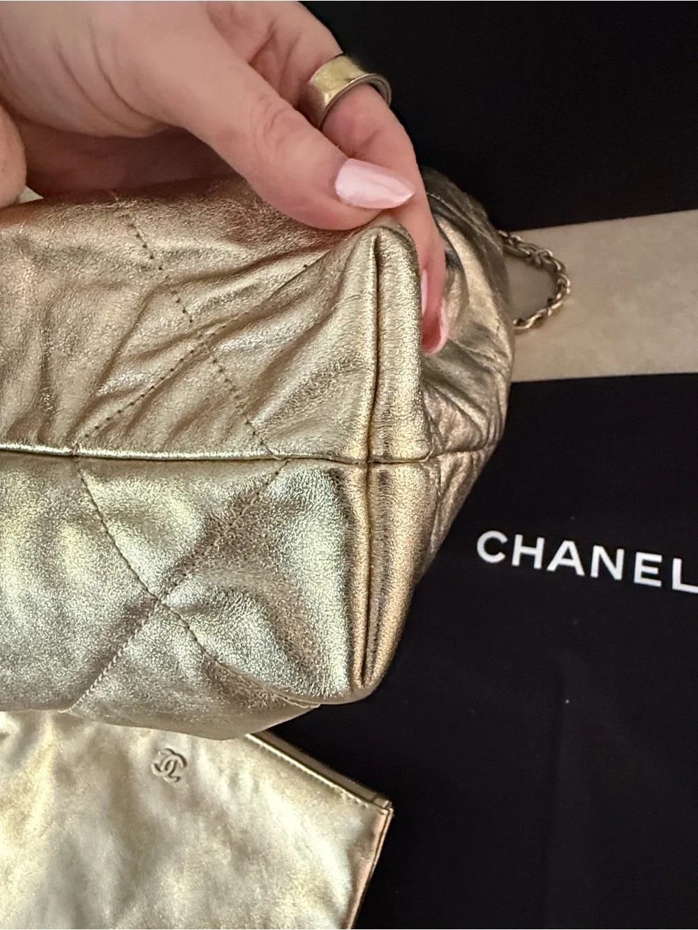 CHANEL 2022 🦄 Metallic Gold Quilted Drawstring Shoulder Bag with Chain